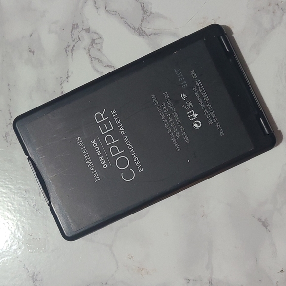 Bare Minerals GenNude eyeshadow palette - Picture 3 of 3